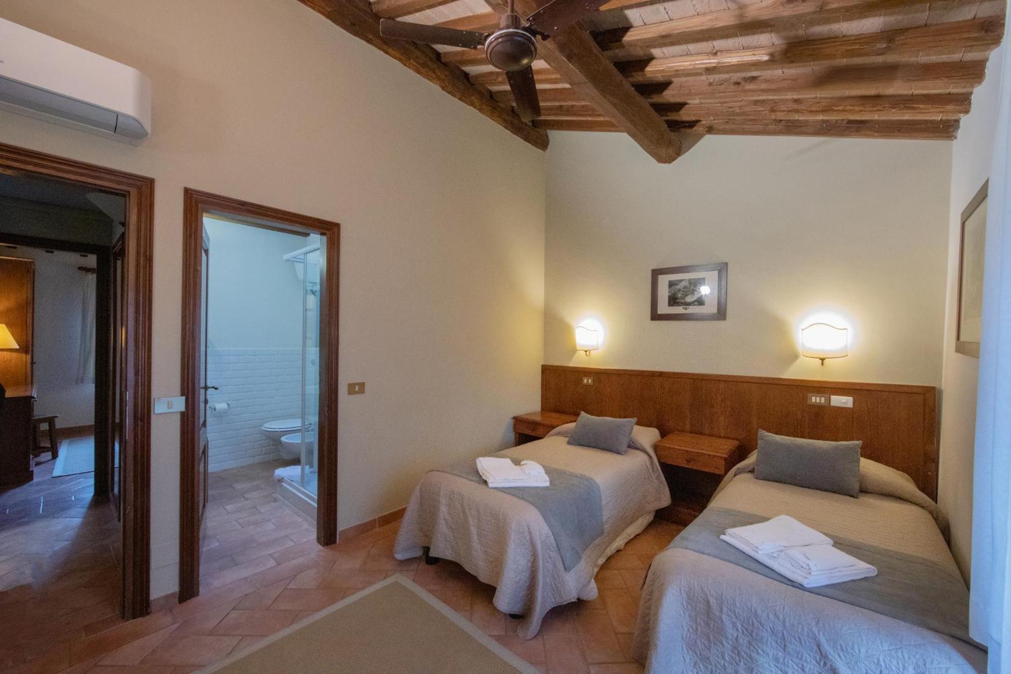 Tenuta Decimo - Il Borgo Di Mariano سان جيمينيانو المظهر الخارجي الصورة
